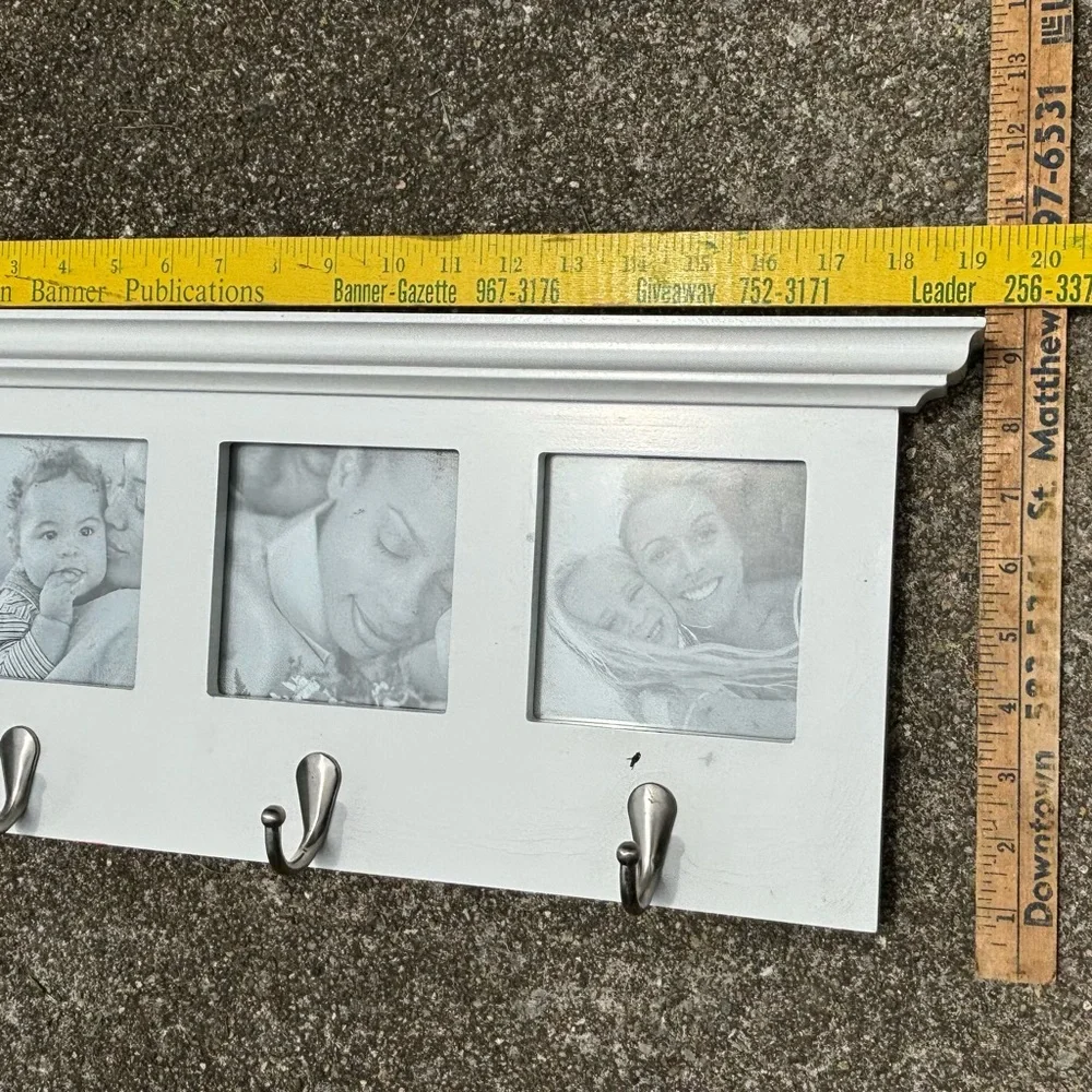White Triple picture frame coat hooks crown molding wood glass 9.5X19” Like New